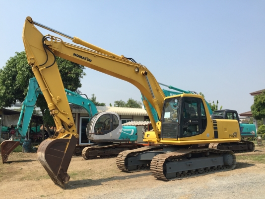 Komatsu PC210-6 เก่าญี่ปุ่น มีไลน์หัวกระแทก 3,400 ชั่วโมง