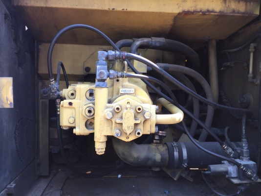 Komatsu PC210-6 เก่าญี่ปุ่น มีไลน์หัวกระแทก 3,400 ชั่วโมง