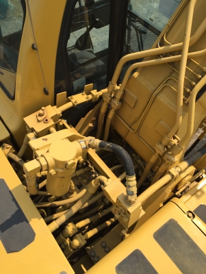 Komatsu PC210-6 เก่าญี่ปุ่น มีไลน์หัวกระแทก 3,400 ชั่วโมง