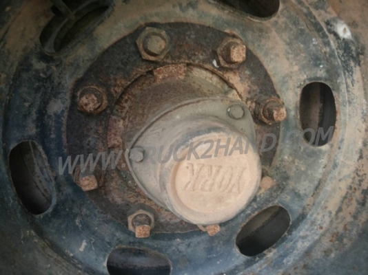 หางพื้นเรียบ อู่ จรูญขนส่งพัทลุง  รุ่น JR101