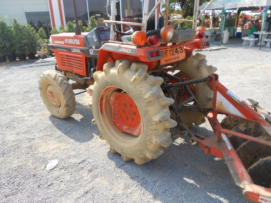 มาแล้ว Kubota  L2605  4WD พร้อมผาน 5