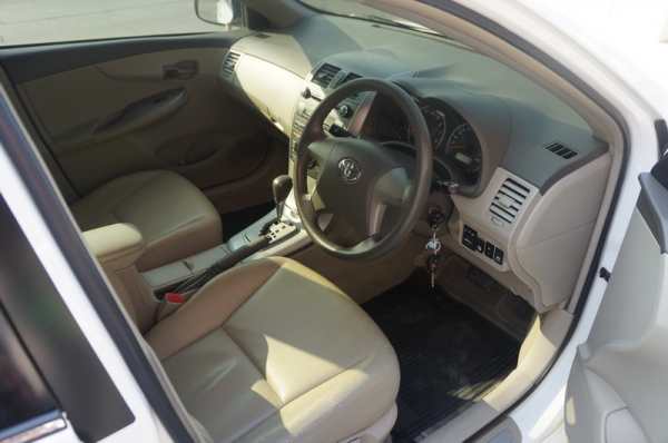 TOYOTA COROLLA ALTIS 1.8 ปี 2009 มือเดียวออกห้าง ติดแก็ส LPG หัวฉีด รถสวย ARIBAG คู่หน้า เบรคระบบ ABS ล้อ MAX เบาะหนัง สภาพดี กระจกไฟฟ้า ปรับข้างไฟฟ้า เครื่องเดิมๆวิ่งดีมาก ช่วงล่างแน่น ภายในสภาพสวย สีสวย รถพร้มใช้งาน จัดไฟแนนได้