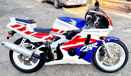 ขายขาดทุนยับ CBR400 โฉมปี 92 ทะเบียนแท้พร้อมเจอทุกขนส่ง