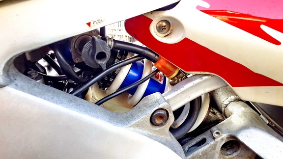 ขายขาดทุนยับ CBR400 โฉมปี 92 ทะเบียนแท้พร้อมเจอทุกขนส่ง