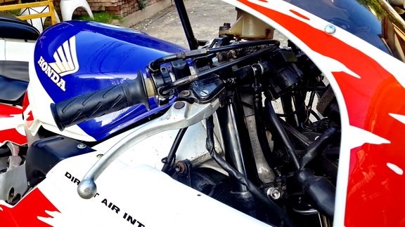 ขายขาดทุนยับ CBR400 โฉมปี 92 ทะเบียนแท้พร้อมเจอทุกขนส่ง