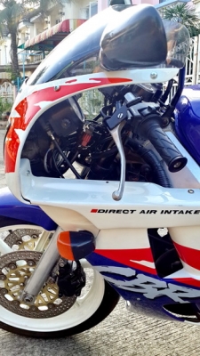 ขายขาดทุนยับ CBR400 โฉมปี 92 ทะเบียนแท้พร้อมเจอทุกขนส่ง