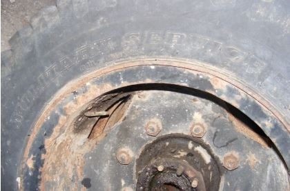 ล้อขอบ 20 นิ้ว 8 น็อต + ยางลายทหาร และเสื้อเพลาหลังหกล้อใหญ่