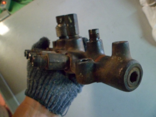 รางน้ำมันเชื้อเพลิง อีซูซู คอมมอนเรล เครื่อง2500CC