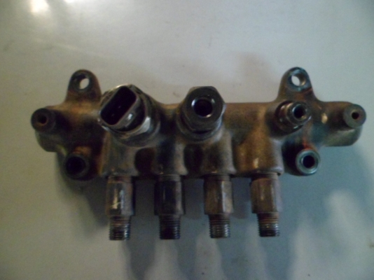 รางน้ำมันเชื้อเพลิง อีซูซู คอมมอนเรล เครื่อง2500CC