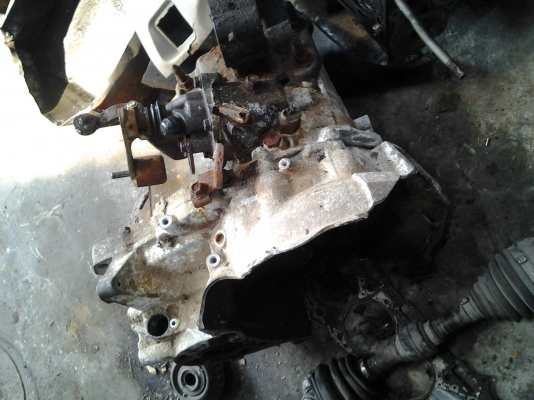 ขายเป็นอะไหล่เครื่องและเกียร์4g18 cedia new lancerทั้งหมดตามรูป