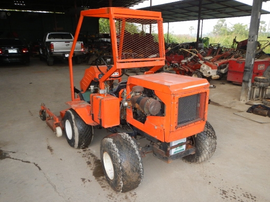 รถตัดหญ้าTSUCHIYA พร้อมใช้งาน