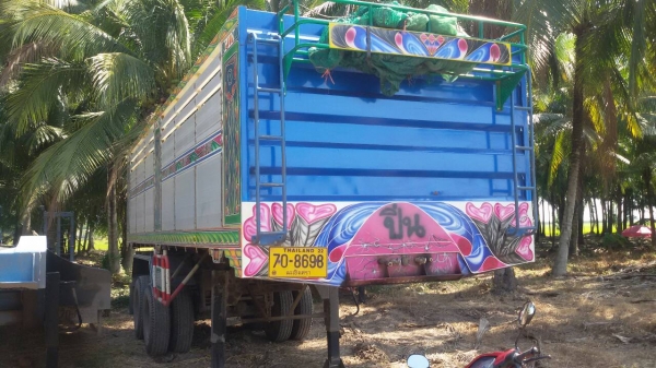 อู่ปิ่นเทรเลอร์ต้องการขายหาง Semi - ดัมพ์ 2 เพลา ดัมพ์ 18 T แกน 100 กะบะยาว 8 ม. รับประกัน นำ้หนักเบา บรรทุกของได้จำนวนมาก ขายราคา 470,000.00 ราคานี้ไม่รวมยางและกะทะ  ติดต่อ K. ปิ่น 081-9176906