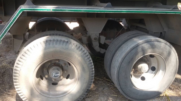 อู่ปิ่นเทรเลอร์ต้องการขายหาง Semi - ดัมพ์ 2 เพลา ดัมพ์ 18 T แกน 100 กะบะยาว 8 ม. รับประกัน นำ้หนักเบา บรรทุกของได้จำนวนมาก ขายราคา 470,000.00 ราคานี้ไม่รวมยางและกะทะ ติดต่อ K. ปิ่น 081-9176906 อู่ปิ่นเทรเลอร์ต้องการขายหาง Semi - ดัมพ์ 2 เพลา ดัมพ์ 18 T แกน 100 กะบะยาว 8 ม. รับประกัน นำ้หนักเบา บรรทุกของได้จำนวนมาก ขายราคา 470,000.00 ราคานี้ไม่รวมยางและกะทะ ติดต่อ K. ปิ่น 081-9176906