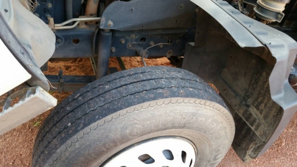 รถฮีโน่  6  ล้อดั้ม  FC9J  175  แรงม้า. ปี 55  สนใจติดต่อ  081 - 6079515