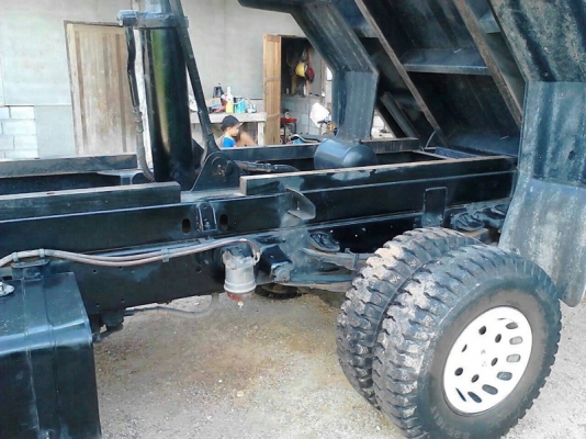 รถฮีโน่  6  ล้อดั้ม  FC9J  175  แรงม้า. ปี 55  สนใจติดต่อ  081 - 6079515