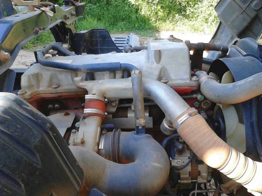 รถฮีโน่  6  ล้อดั้ม  FC9J  175  แรงม้า. ปี 55  สนใจติดต่อ  081 - 6079515