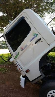 รถฮีโน่  6  ล้อดั้ม  FC9J  175  แรงม้า. ปี 55  สนใจติดต่อ  081 - 6079515