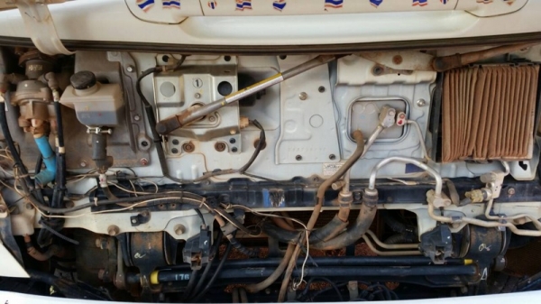 รถฮีโน่  6  ล้อดั้ม  FC9J  175  แรงม้า. ปี 55  สนใจติดต่อ  081 - 6079515