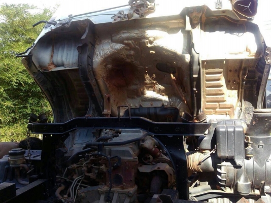 รถฮีโน่  6  ล้อดั้ม  FC9J  175  แรงม้า. ปี 55  สนใจติดต่อ  081 - 6079515