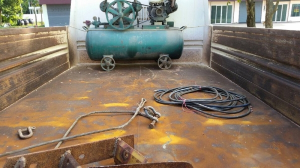 รถฮีโน่  6  ล้อดั้ม  FC9J  175  แรงม้า. ปี 55  สนใจติดต่อ  081 - 6079515