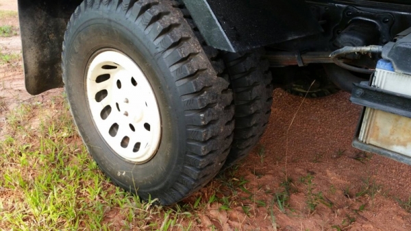 รถฮีโน่  6  ล้อดั้ม  FC9J  175  แรงม้า. ปี 55  สนใจติดต่อ  081 - 6079515