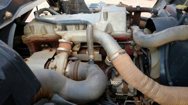 รถฮีโน่  6  ล้อดั้ม  FC9J  175  แรงม้า. ปี 55  สนใจติดต่อ  081 - 6079515