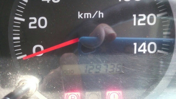 รถฮีโน่  6  ล้อดั้ม  FC9J  175  แรงม้า. ปี 55  สนใจติดต่อ  081 - 6079515