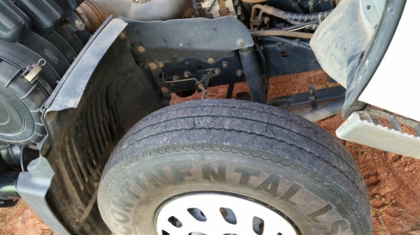 รถฮีโน่  6  ล้อดั้ม  FC9J  175  แรงม้า. ปี 55  สนใจติดต่อ  081 - 6079515