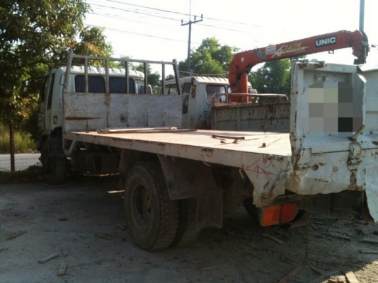 รถฮีโน่  6  ล้อ หลังถนน  FF  195 แรงม้า.   สนใจติดต่อ  081 - 6079515