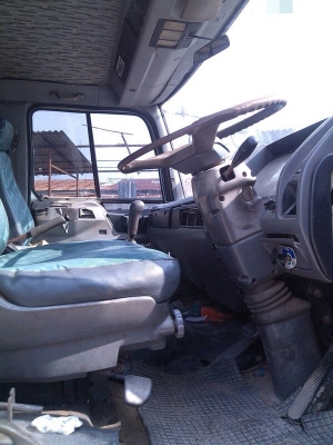 รถฮีโน่  6  ล้อ หลังถนน  FF  195 แรงม้า.   สนใจติดต่อ  081 - 6079515