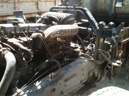 รถฮีโน่  6  ล้อ หลังถนน  FF  195 แรงม้า.   สนใจติดต่อ  081 - 6079515