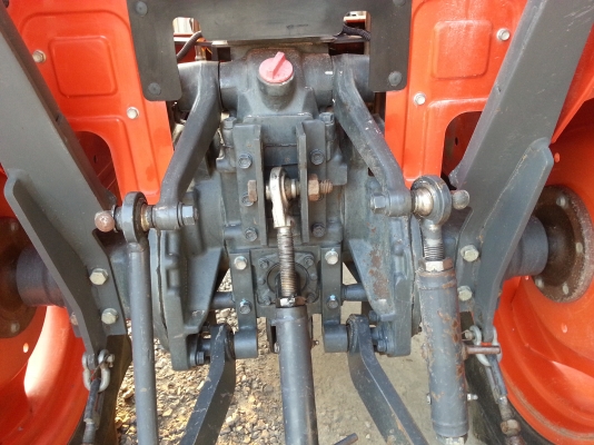 L3608 4 wd  พร้อมใบมีด ดันหน้าช้างคานล่าง..ไม่เคยลงนาสภาพดี