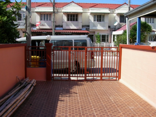 ขายทาวน์เฮ้าส์ใหม่ หมู่บ้าน มัณฑนานิเวศน์ เนื้อที่ 20 ตรว.ใกล้ ม.หัวเฉียว