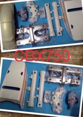 ขายชิวหน้ารถตำรวจ vfr750p xj600p ล้อหน้าหลัง cbx750p ชุดไฟลำโพงแท้ญี่ปุ่น