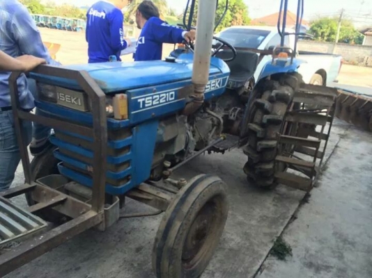 อิเซกิ TS2210ล้อเหล็ก ผานพรวน 5 ใบ 55000 บาท.