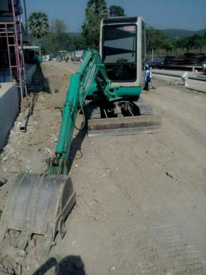 KOMATSU  pc30-7 มีเก๋งแอร์เย็น