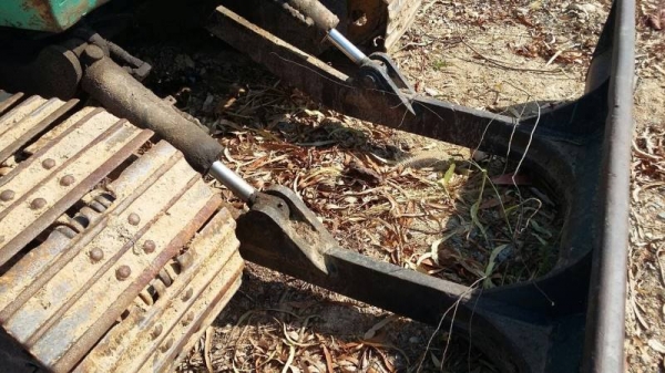 KOMATSU pc200 40-2ราคา185,000 KOMATSU pc200 40-2ราคา185,000