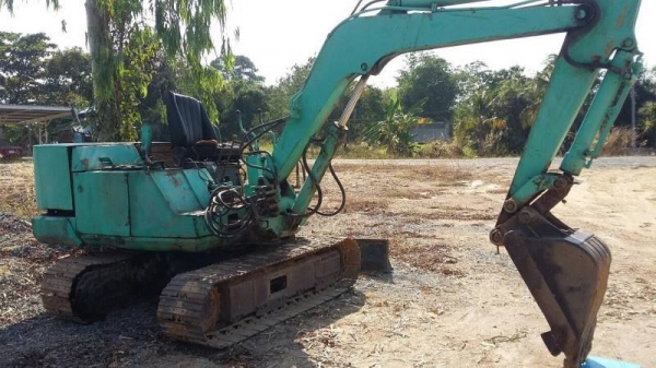 KOMATSU pc200 40-2ราคา185,000 KOMATSU pc200 40-2ราคา185,000