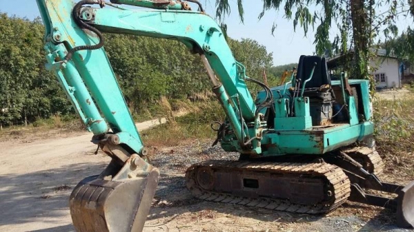 KOMATSU pc200 40-2ราคา185,000 KOMATSU pc200 40-2ราคา185,000