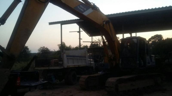 KOBELCO sk 200 m 2 ราคา 650,000 KOBELCO sk 200 m 2 ราคา 650,000