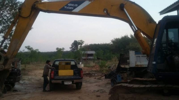 KOBELCO sk 200 m 2 ราคา 650,000 KOBELCO sk 200 m 2 ราคา 650,000