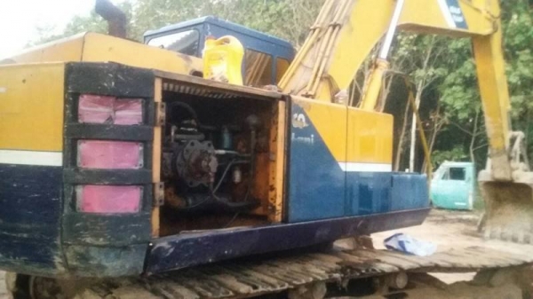 KOBELCO sk 200 m 2 ราคา 650,000 KOBELCO sk 200 m 2 ราคา 650,000