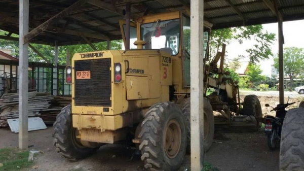 รถเกรดCHAMPION720A/// สภาพพร้อมใช้รถสวยราคา 1,400,000