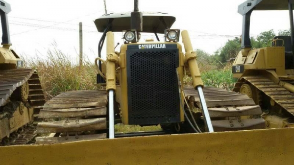 แทรคเตอร์ CAT D5B ราคา 900,000 แทรคเตอร์ CAT D5B ราคา 900,000