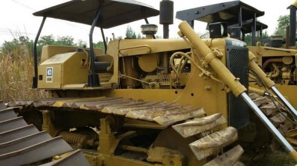 แทรคเตอร์ CAT D5B ราคา 900,000