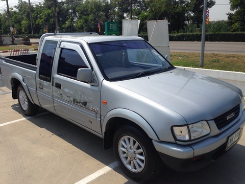 ISUZU ดร้าก้อนอาย  ปี 2000
