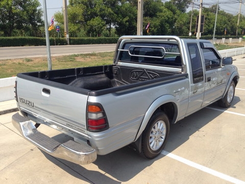 ISUZU ดร้าก้อนอาย  ปี 2000