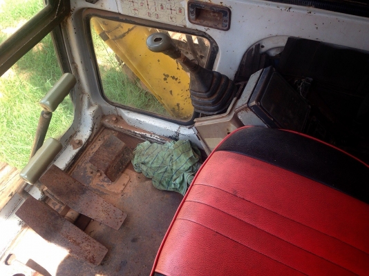 ***ขายแล้วครับขอบคุณ Truck2hand ขายแบคโฮKOBELCO MARK-3 SK200 เก๋งน้ำเงิน S.No.14xxx เครื่องเดิม ปั้มเดิม ไฟฟ้าตัด จอมี เครื่องดี แห้งดี แน่น ปั้มดีแรง ทำงานดี เร็วดี บูมอาร์มดี มีปะนิดหน่อย บุ้งกี๋ดียังหนาครับ เอวดีแน่น ไม่แตกไม่ร้าว ช่วงล่าง70-80\% โซดีหน ***ขายแล้วครับขอบคุณ Truck2hand ขายแบคโฮKOBELCO MARK-3 SK200 เก๋งน้ำเงิน S.No.14xxx เครื่องเดิม ปั้มเดิม ไฟฟ้าตัด จอมี เครื่องดี แห้งดี แน่น ปั้มดีแรง ทำงานดี เร็วดี บูมอาร์มดี มีปะนิดหน่อย บุ้งกี๋ดียังหนาครับ เอวดีแน่น ไม่แตกไม่ร้าว ช่วงล่าง70-80\% โซดีหน