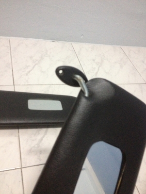 ขายบังแดด มีกระจกL-R สภาพสวย bmw e30แท้ จำนวน1คู่ราคา1000บาท โทร0924462525โส กทม