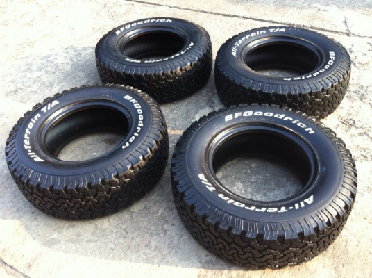 ขายยาง BF Goodrich All-terrain ขนาด 265 70 r16 สวยๆ